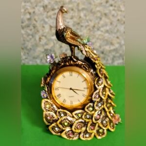 𝑬𝒍𝒆𝒈𝒂𝒏𝒕 𝑽𝒕𝒈.𝑩𝒆𝒋𝒆𝒘𝒆𝒍𝒆𝒅 𝑷𝒆𝒂𝒄𝒐𝒄𝒌 𝑽𝒂𝒏𝒊𝒕𝒚 𝑪𝒍𝒐𝒄𝒌